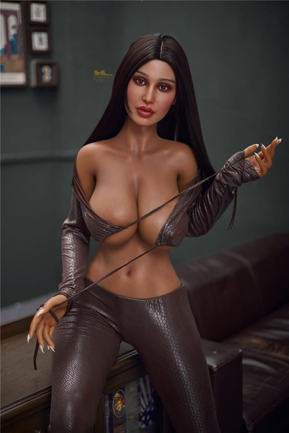 Kylie - Silikon Sexpuppe 165 cm Kylie - Silikon Sexpuppe 165 cm